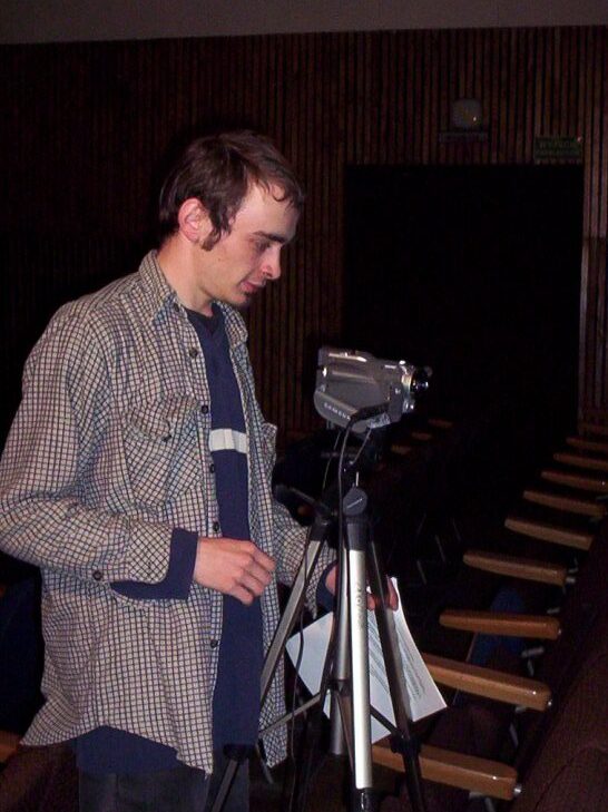 Przygotowanie sprzętu filmowego na potrzeby projektu – kolejne doświadczenie, które wzbogaciło moje Dossier umiejętności w dziedzinie produkcji wideo.