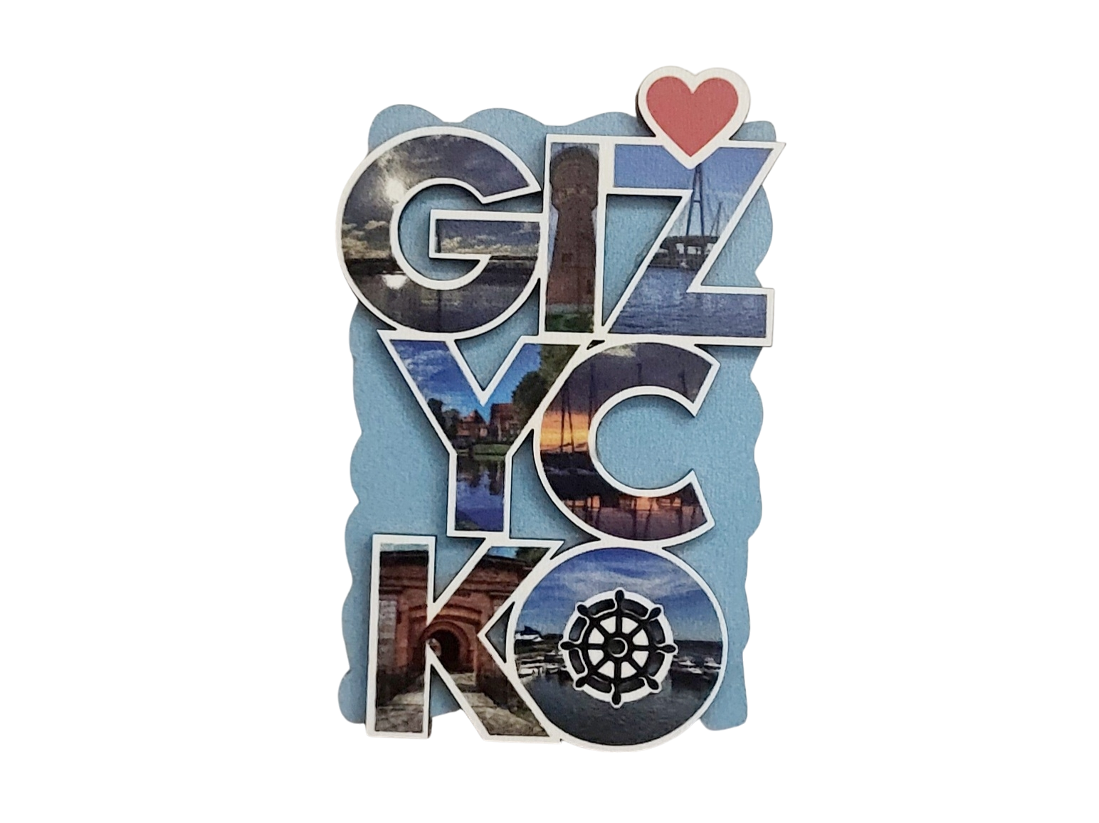 Kolorowy magnes z napisem „Giżycko”, ozdobiony zdjęciami z najbardziej charakterystycznych miejsc tego miasta. Idealna pamiątka z Mazurskiej Pętli Rowerowej, która przypomina o urokach stolicy żeglarskiej Mazur!